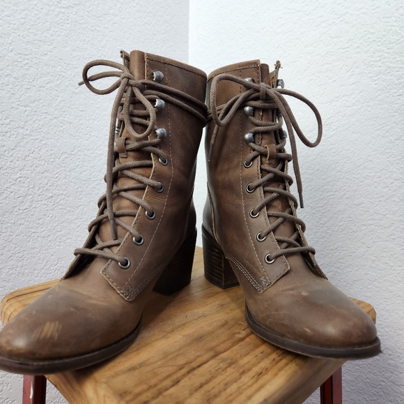 Boots - Picture 7 of 10